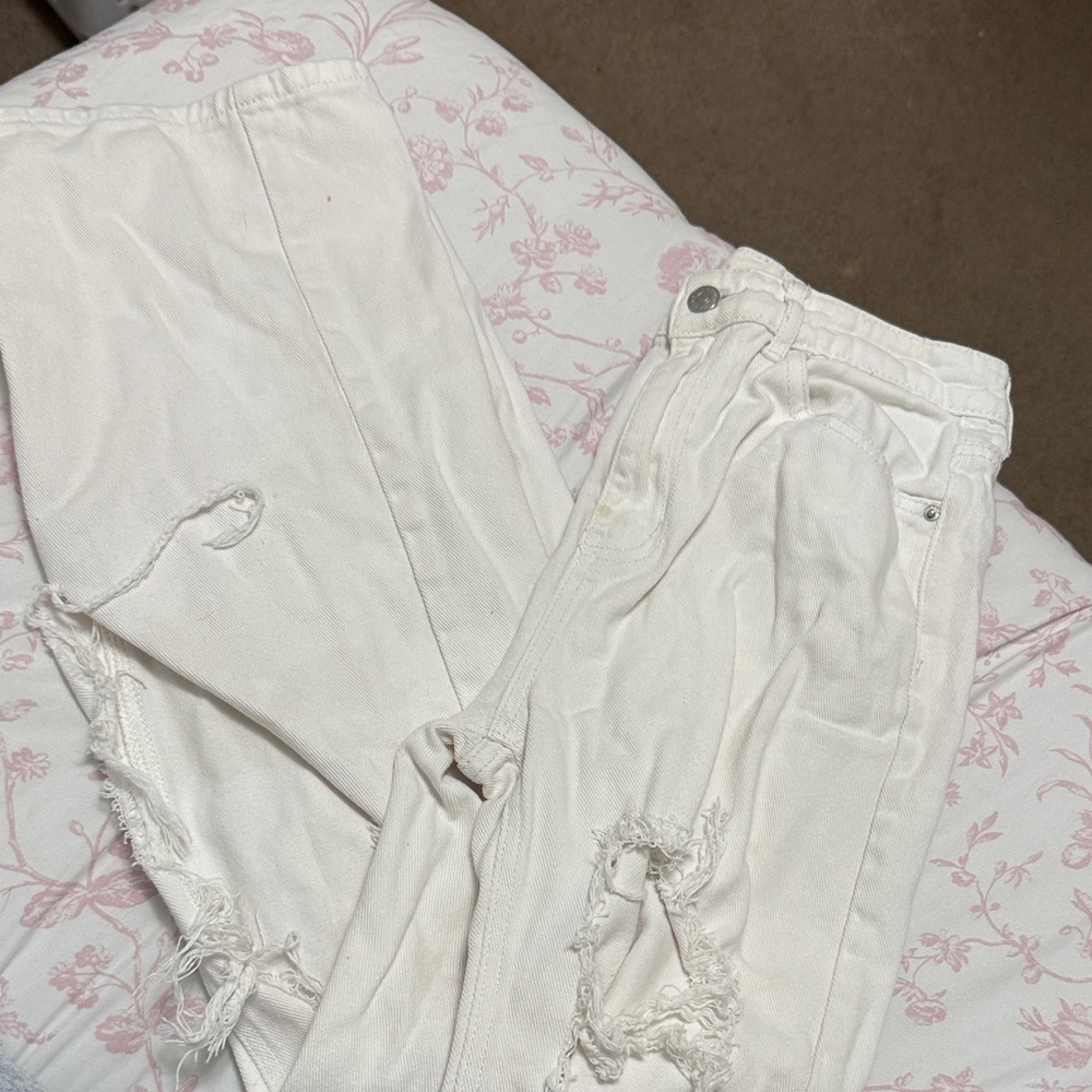 SHEIN Cream Distressed Boyfriend Jeans